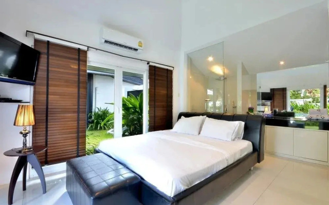 Luxury 5 Stars Beach Villa 6 Beds