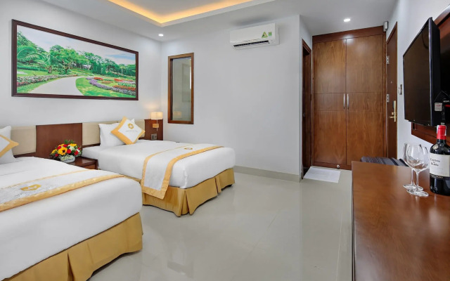 Merry Hotel