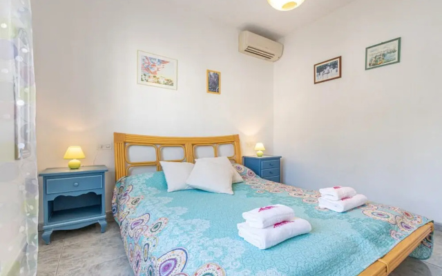 Apartment in Empuriabrava Near Sandy Beach