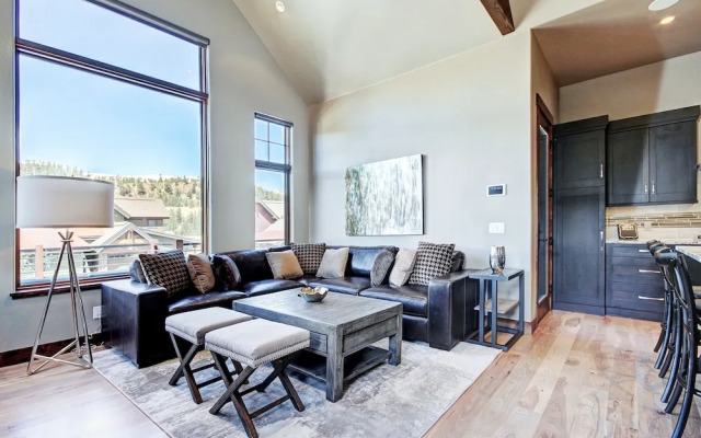 Slope View  3 Bedroom Townhouse by RedAwning