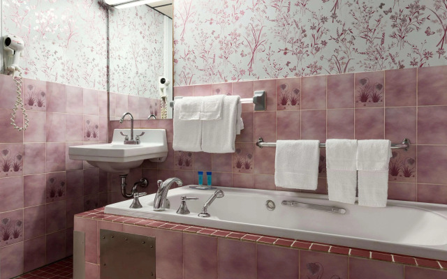 Travelodge by Wyndham Baie-Comeau