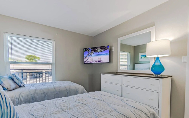 Siesta Breakers on Crescent Beach