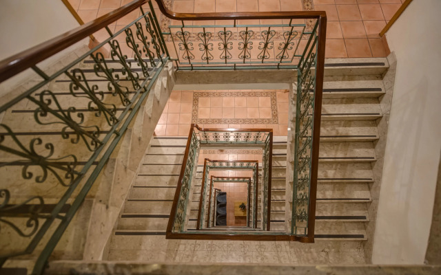Sliema Chalet Hotel