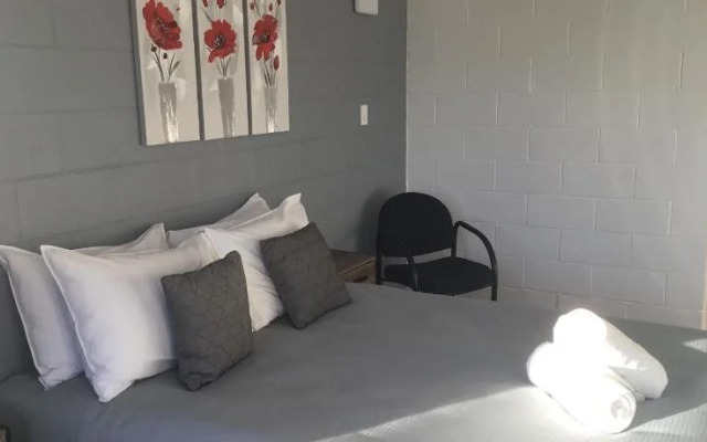 Raceway Motel