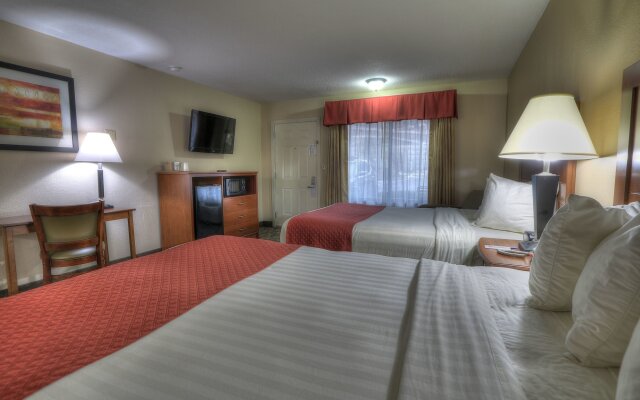 Crossroads Inn & Suites