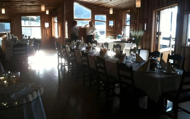 Brekkestranda Fjordhotel