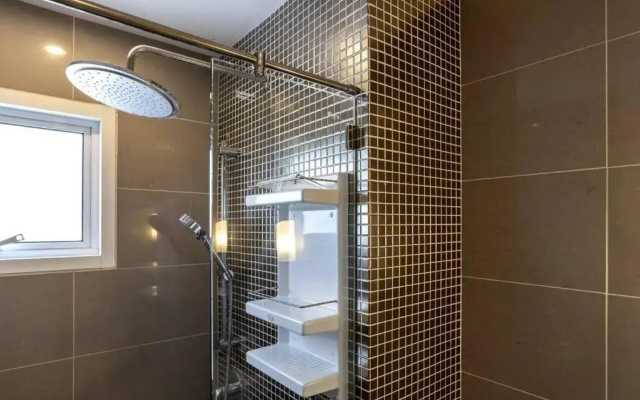 Penthouses 2Bedrooms @MRT Huai Khwang 会说中文