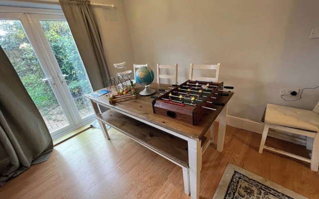 Cozy 2 Bedroom Home in Hucknall, Perfect for a Relaxing Getaway — фото 3