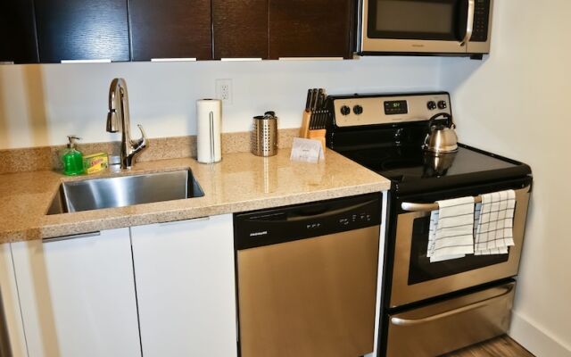 Coconut Grove Apartments by NUOVO
