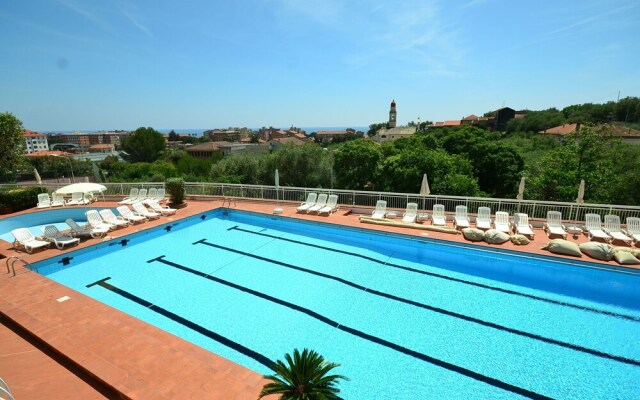 Charming Holiday Home in San Bartolomeo al Mare with Pool