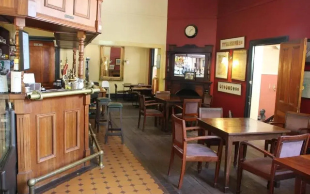 Mundaring Weir Hotel