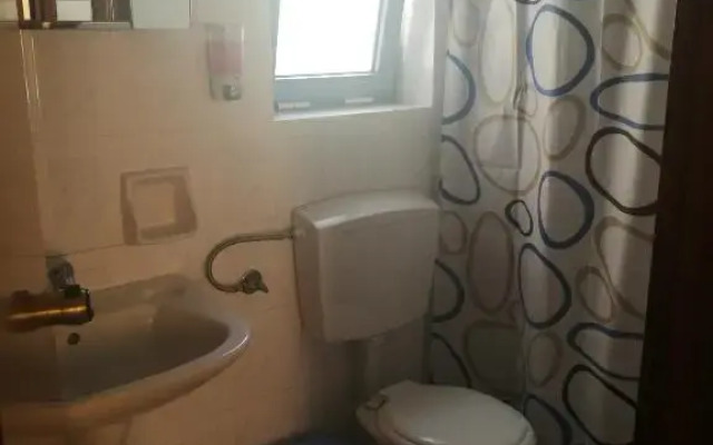 Adamas Rooms