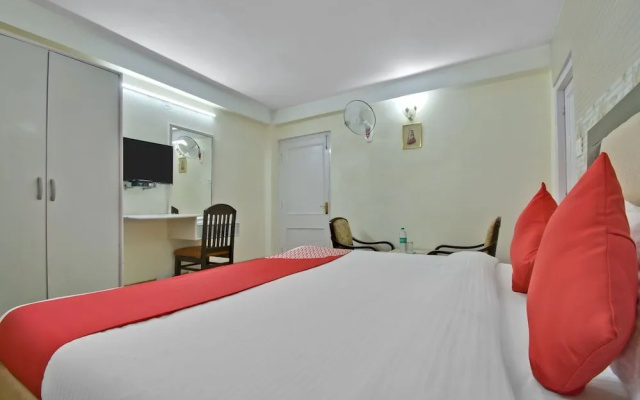 Capital O 11741 Hotel Nest