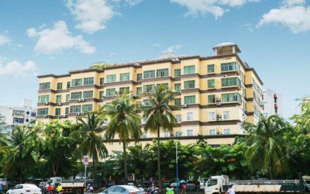 Home Inn (Haikou Qiongzhou Avenue East High-speed Railway Station)