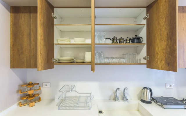 Crest - 3 Bedroom Apartment in Hamra