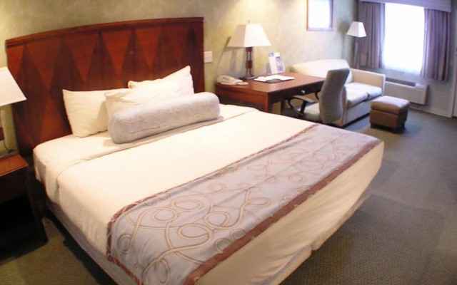 Senator Inn & Spa
