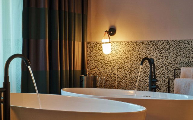 Urban Nature Bad Gastein - Badeschloss