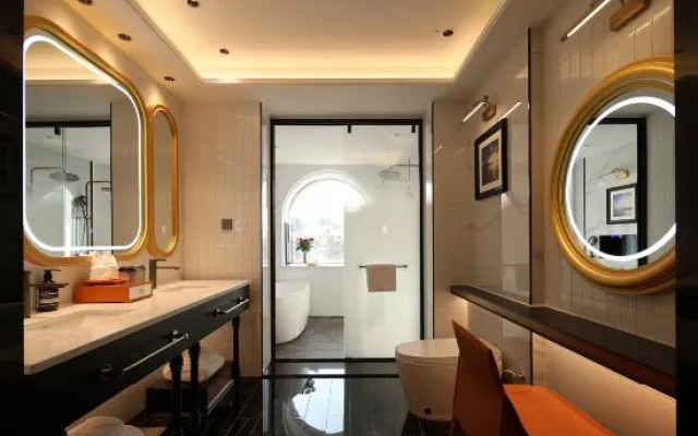 Kunming Sleeping Beauty Garden Pool  Hotel (Dianchi Xishan Scenic Area)