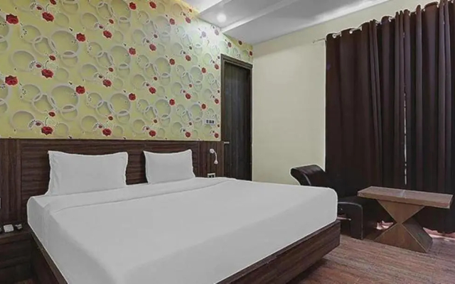 Fabhotel Sam Inn