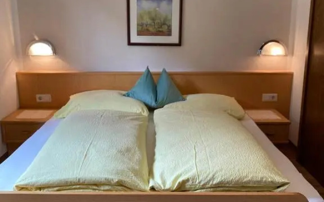 Aparts Handle und Haus Bergblick