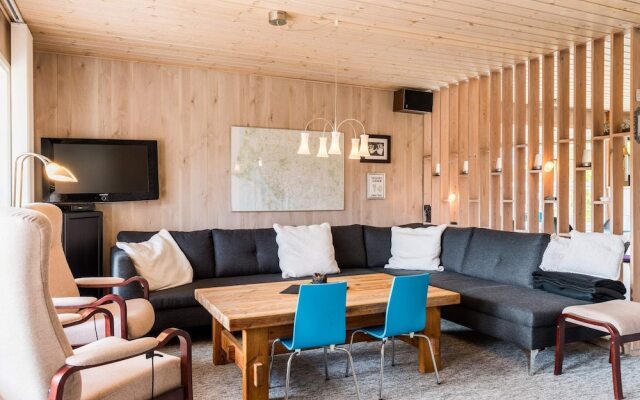 6 Person Holiday Home in Blavand