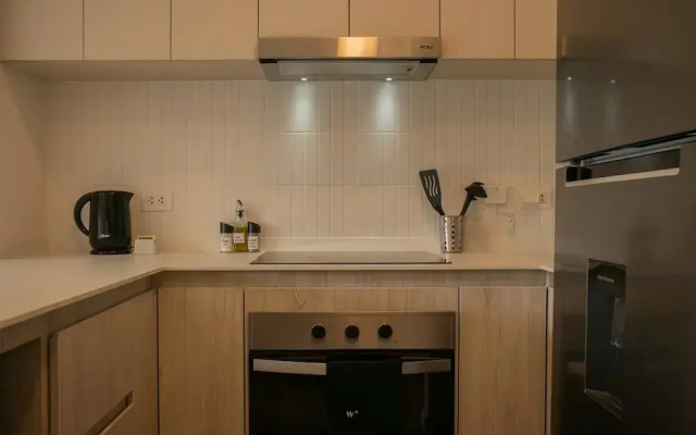 w Stylish 2BR With Balcony in San Isidro