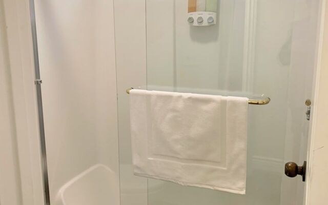 The Moose and Maple Lodge