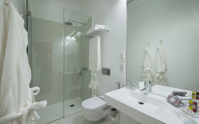 EMAJ Guimarães Boutique Hotel