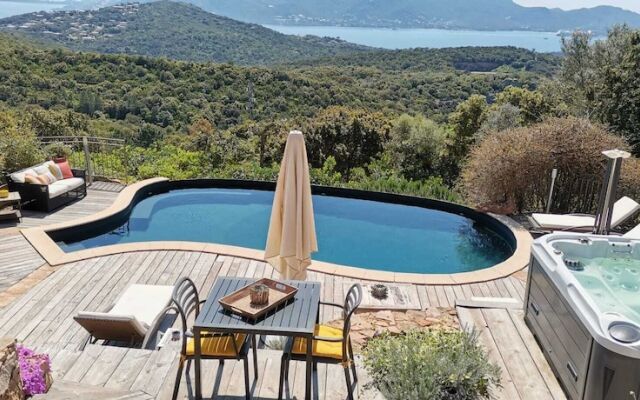 Swim Lodge Hotel Porto Vecchio