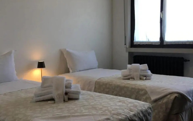 VILLA SETTANTA Lago di Garda - Heated Pool on request