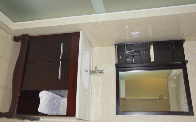 Chengdu Konggang First Class Hotel