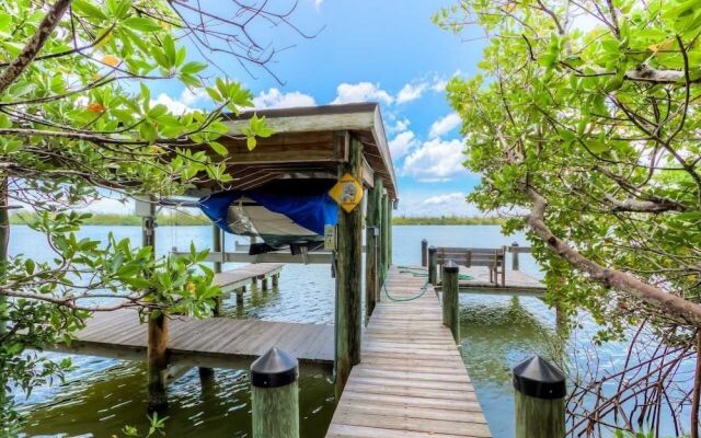 The White Ibis 5 Bedroom Home