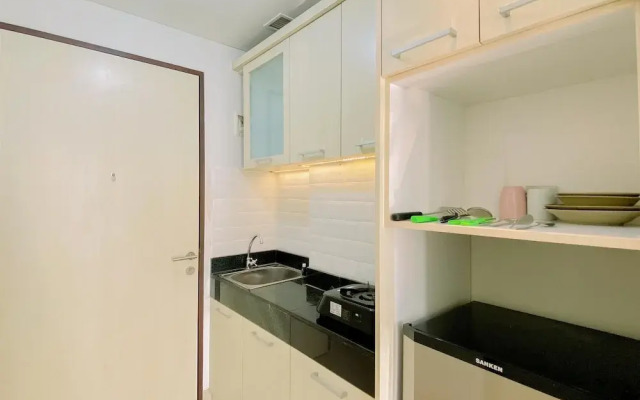 Good And Homey Studio Apartment At Transpark Cibubur