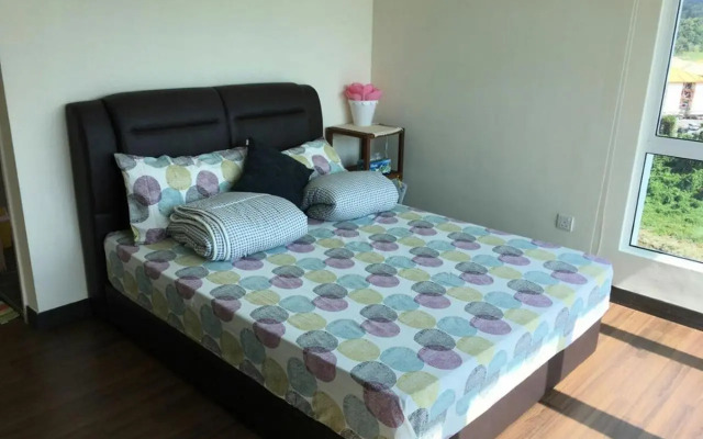 Sandakan Spacious and Comfortable Pool View Condo