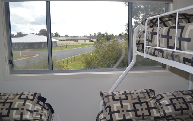 Waterview- Stoneleigh at Yarra