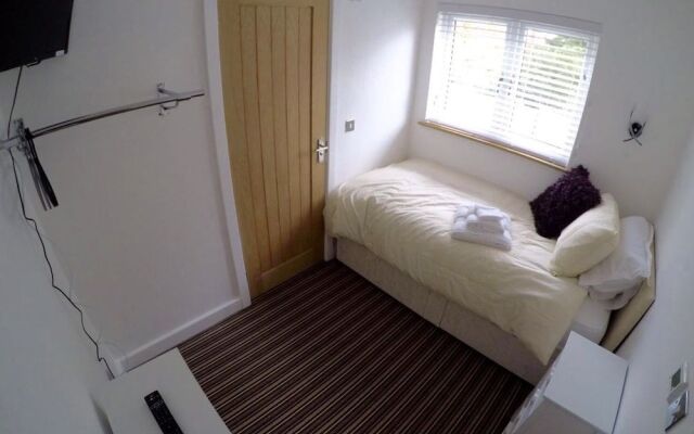 Deepcut Lodge Bed and Breakfast Self Service