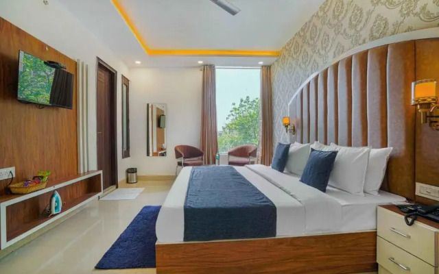 Hotel Paras