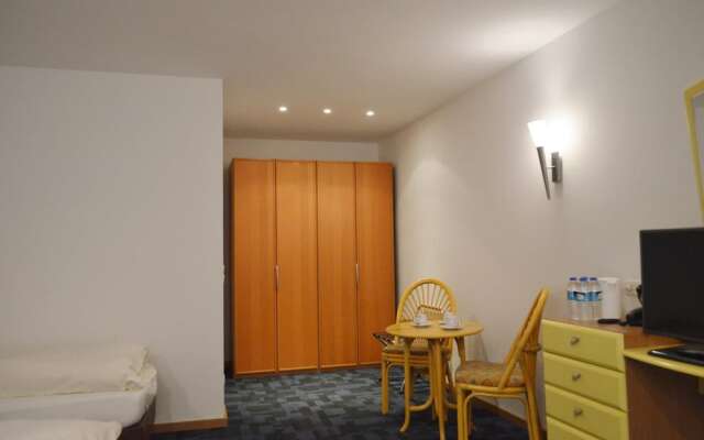 Hotel B8 Voerde