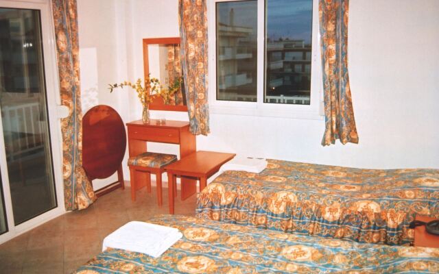 Iris Hotel