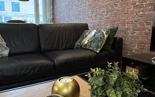 City Home Alvari, free parking