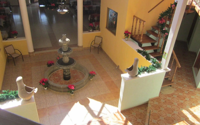 Hotel Tres Flores