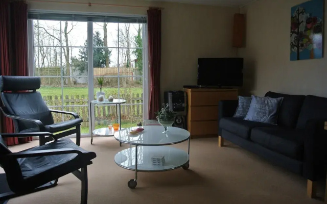 Charming Chalet in Goedereede With Open Area