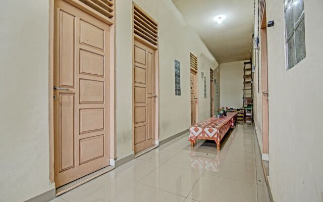 OYO Life 91268 Homestay Bu Erma Syariah
