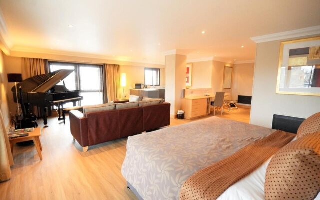 The Mansefield Hotel