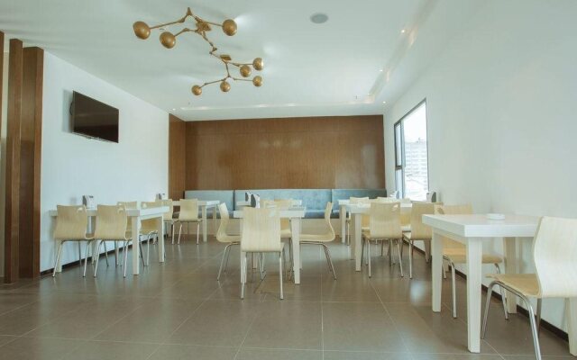 JTour Hotel Warmart Branch