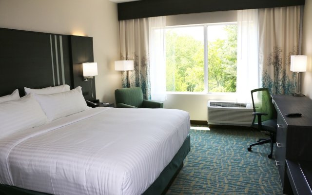 Holiday Inn Express & Suites Hendersonville SE - Flat Rock, an IHG Hotel