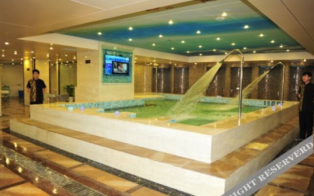 Huang He  International   Hotel