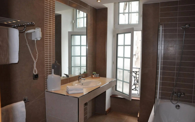 The Originals City, Hôtel La Reine Jeanne, Orthez (Inter-Hotel)