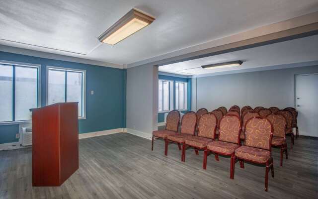 Days Inn by Wyndham Mobile I-65