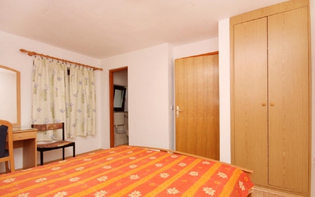 Apartment Luka - with parking; A1 Vrbnik, Island Krk